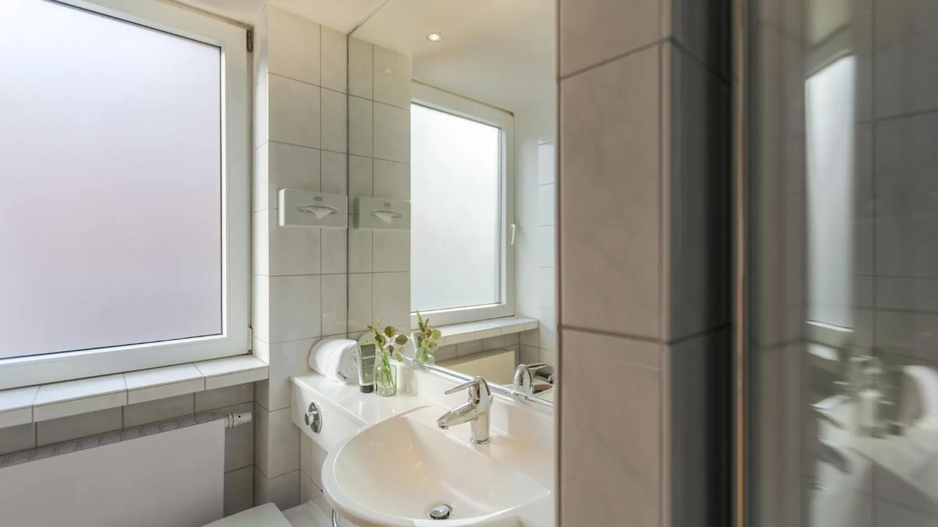 Garner Hotel Hamburg - Wandsbek Marktplatz By Ihg